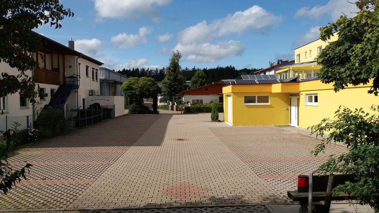 Motel Am Highway Althengstett Exteriör bild